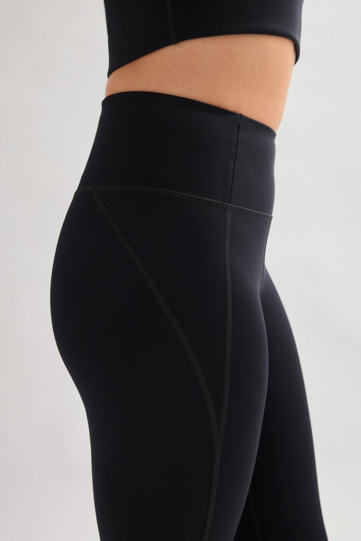Black Compressive High-Rise Legging